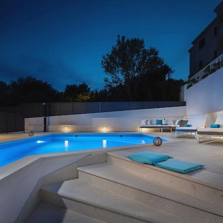 Villa Miholina - With Heated Swimming Pool Τρογκίρ Εξωτερικό φωτογραφία