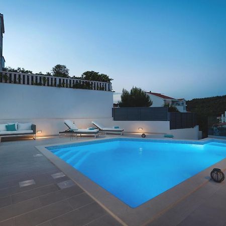 Villa Miholina - With Heated Swimming Pool Τρογκίρ Εξωτερικό φωτογραφία