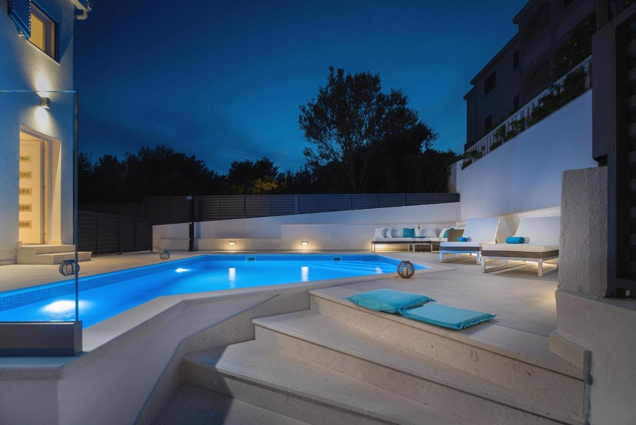 Villa Miholina - With Heated Swimming Pool Τρογκίρ Εξωτερικό φωτογραφία