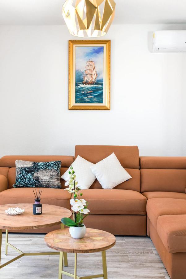 Villa Miholina - With Heated Swimming Pool Τρογκίρ Εξωτερικό φωτογραφία