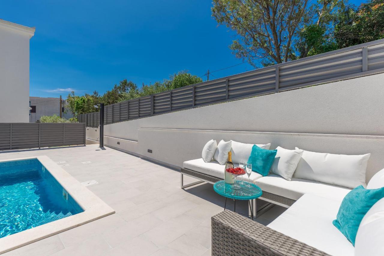Villa Miholina - With Heated Swimming Pool Τρογκίρ Εξωτερικό φωτογραφία