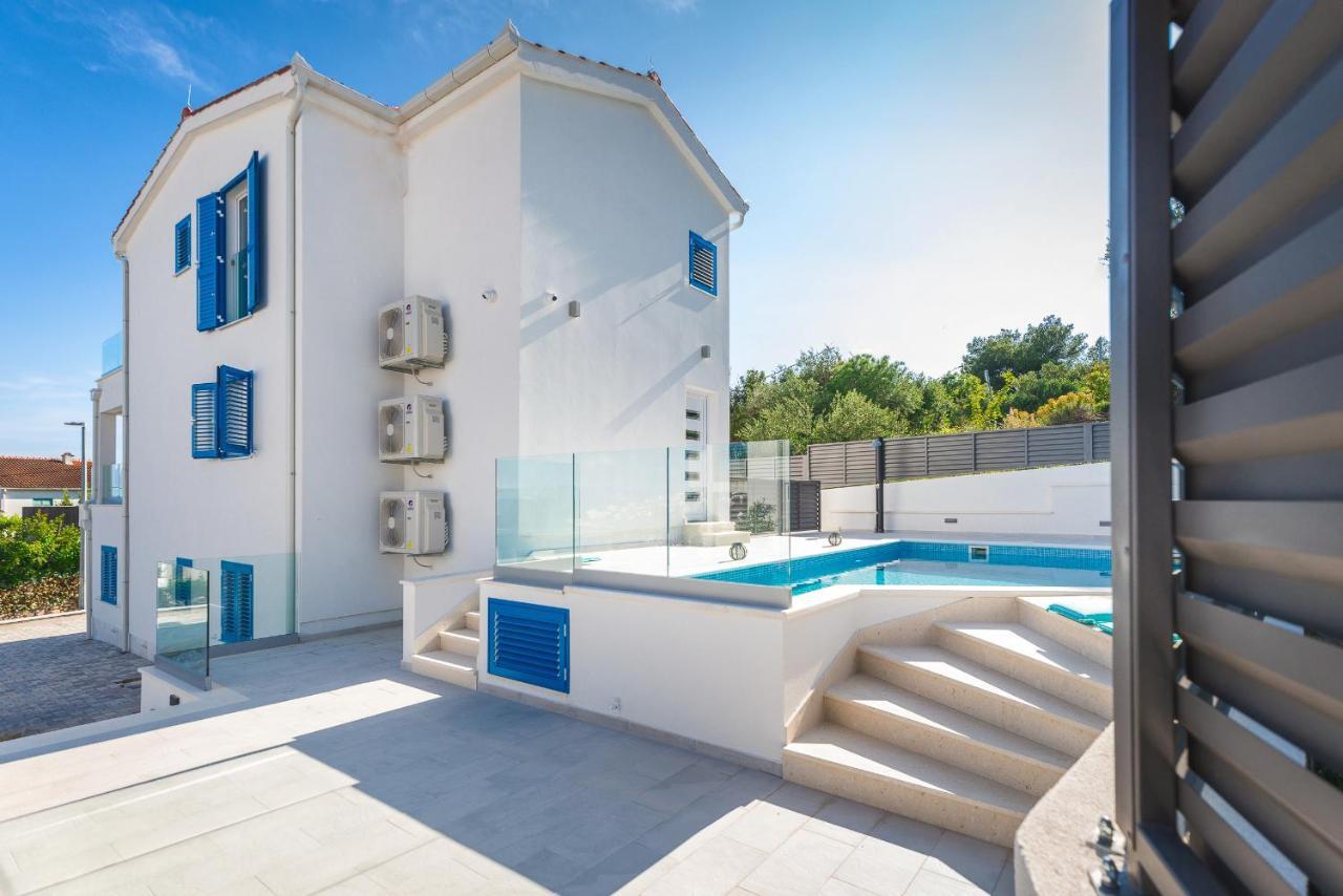 Villa Miholina - With Heated Swimming Pool Τρογκίρ Εξωτερικό φωτογραφία